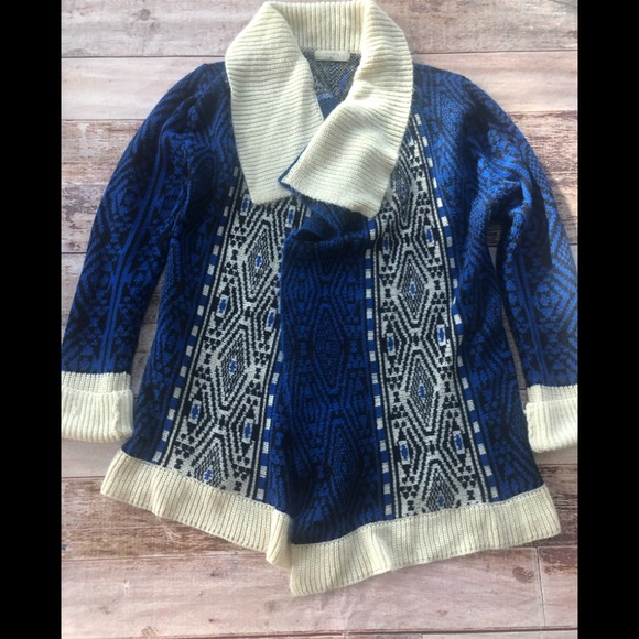 Elodie‎ drape front sweater size L - Picture 1 of 7
